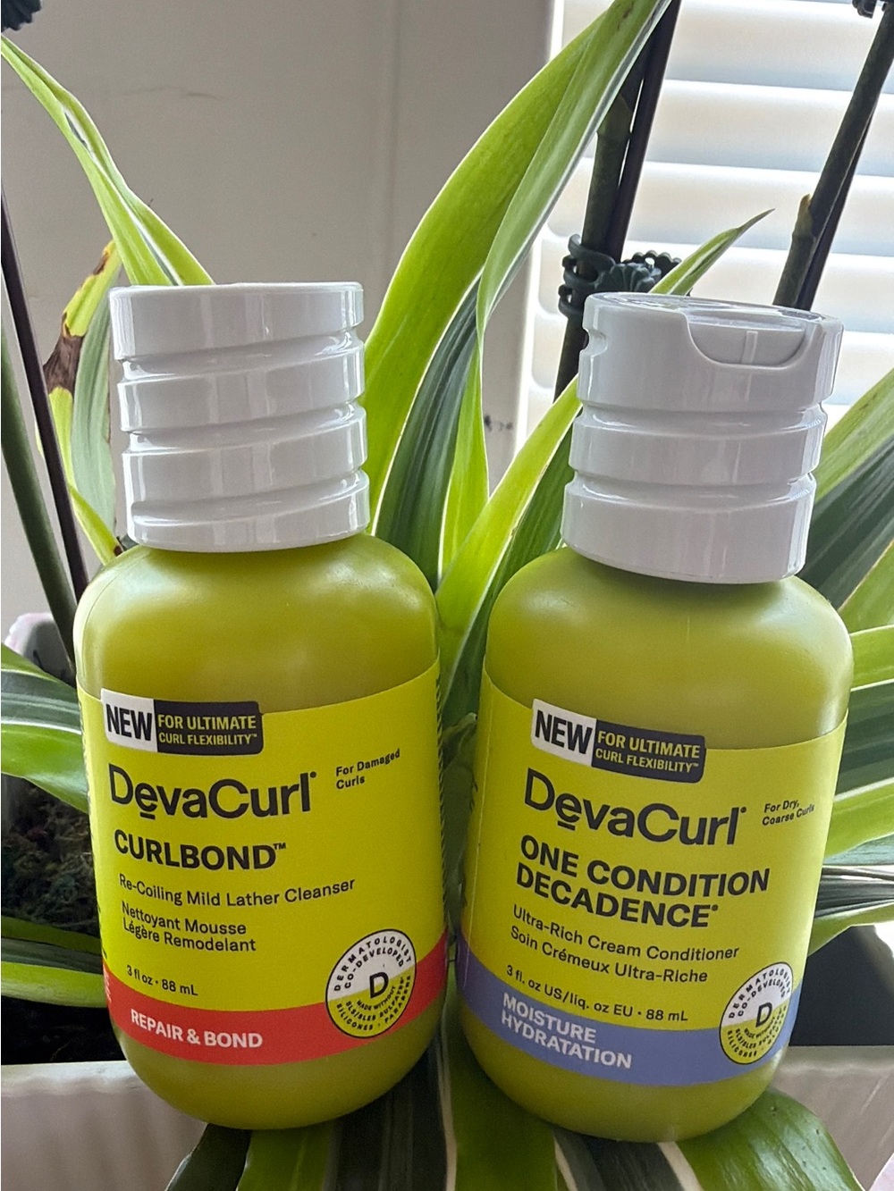 Bundle 2 ,DevaCurl Travel Hair Care Duo in Bright Green and White